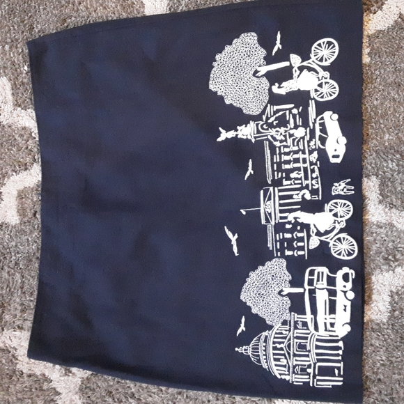Boden Dresses & Skirts - Boden city life embroidered skirt size 16